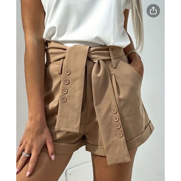 Women's Button Decor Belt Rolled Hem Dress Shorts Light Brown - M (6) - Picture 2 of 5